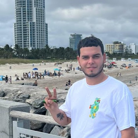 Meet your Posher, Marwin - Picture 1 of 1